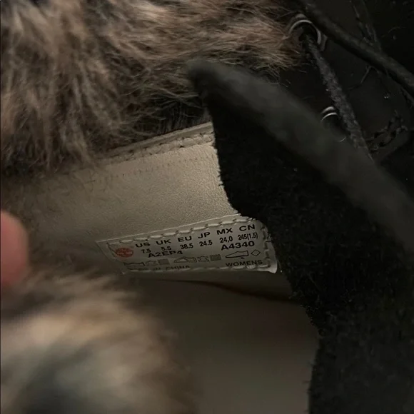 Timberland Winter & Rain Boots with Fur Lining - Picture 3 of 7
